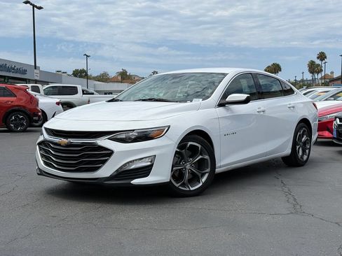 Used 2024 Chevrolet Malibu LT FWD image 2
