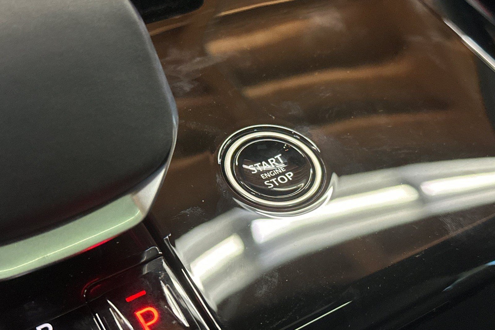 New 2027 Land Rover Range Rover Sport SE AWD/4WD image 17