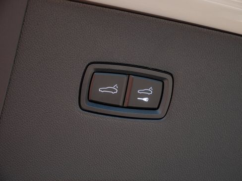 Certified 2025 Porsche Cayenne GTS AWD/4WD image 33