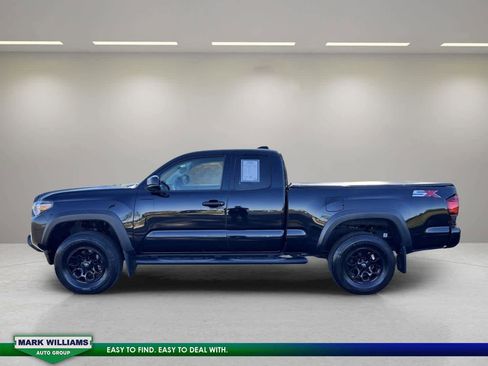 Used 2022 Toyota Tacoma 4x4 Access Cab image 9