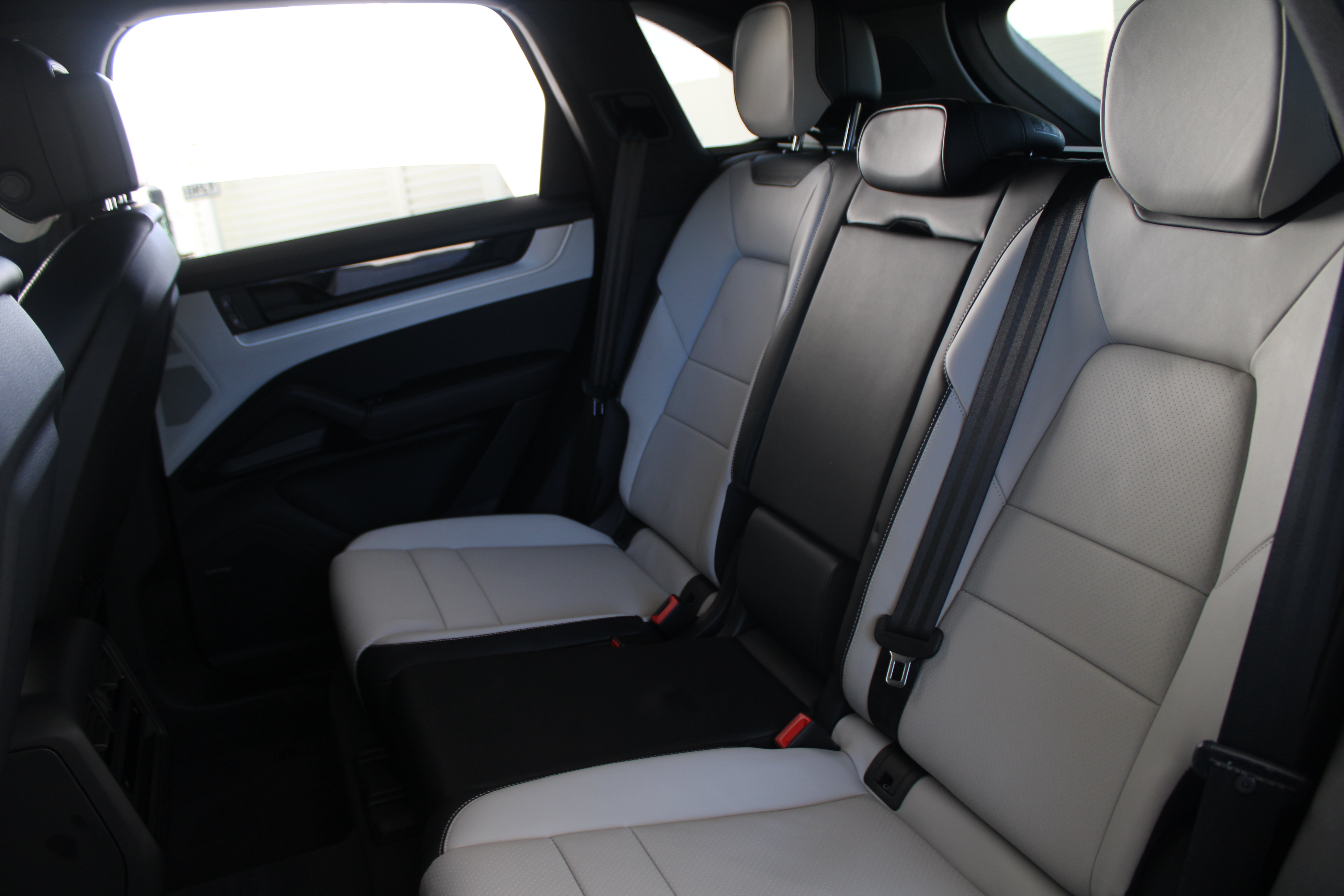 Certified 2026 Porsche Cayenne AWD/4WD image 22