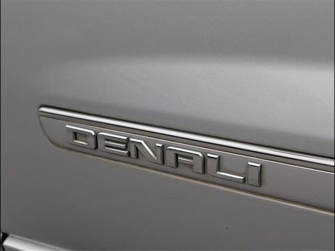 Used 2014 GMC Acadia Denali image 18