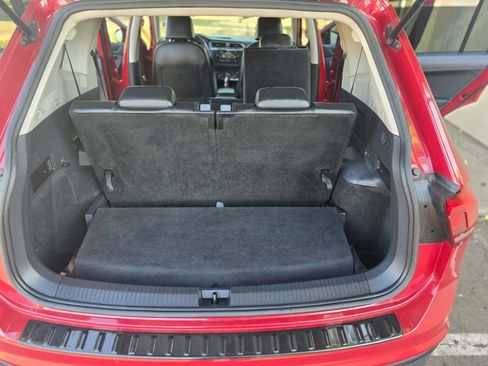 Used 2019 Volkswagen Tiguan SE w/ Panoramic Sunroof Package AWD/4WD image 12
