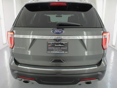 Used 2018 Ford Explorer Limited image 8