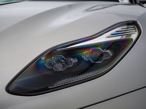 Used 2017 Aston Martin DB11 V12 RWD image 6