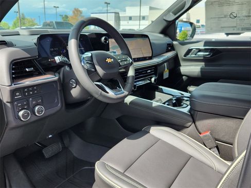 New 2026 Chevrolet Suburban Premier image 10