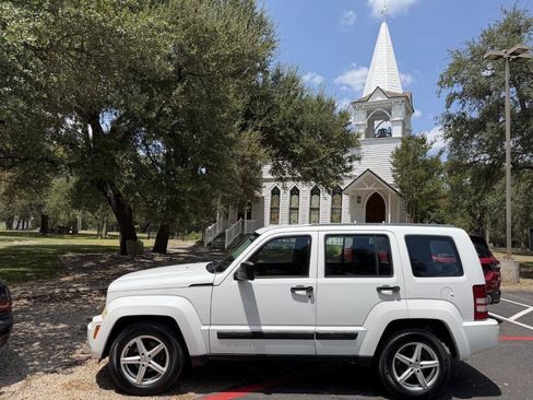 Used 2012 Jeep Liberty Sport RWD image 1