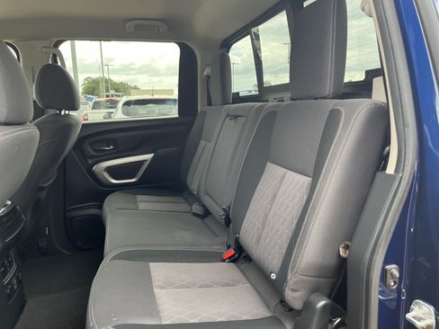 Used 2024 Nissan Titan SV w/ SV Convenience Package RWD image 13