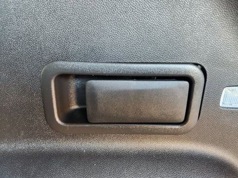 Used 2020 Chevrolet Blazer LT image 33