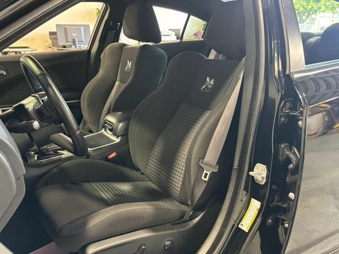 Used 2022 Dodge Charger Scat Pack w/ Dynamics Package RWD image 13
