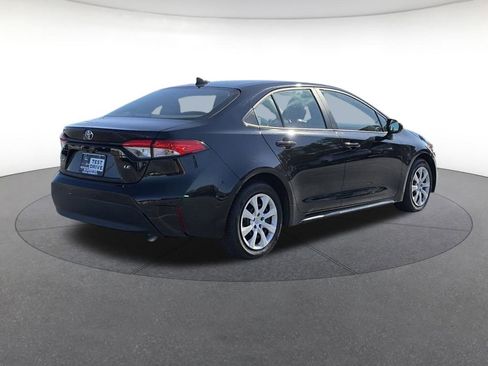 Used 2025 Toyota Corolla LE image 6