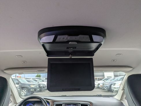 Used 2018 Chrysler Pacifica Touring-L FWD image 30