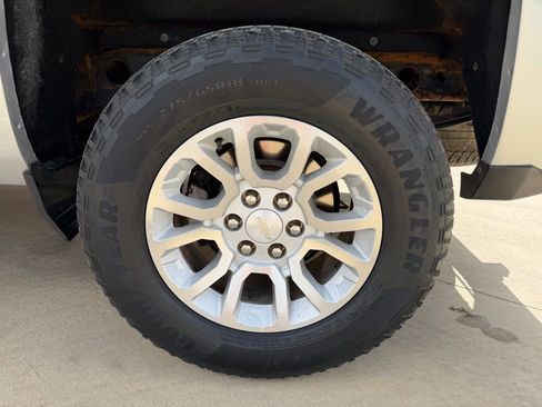 Used 2018 Chevrolet Silverado 1500 LT w/ Trailering Package image 9