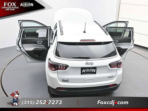 Used 2023 Jeep Compass Latitude AWD/4WD image 40