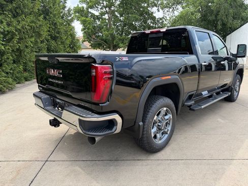 New 2026 GMC Sierra 2500 SLT w/ SLT Premium Package AWD/4WD image 32