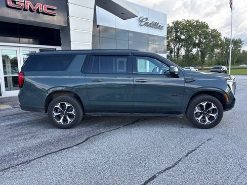 Used 2025 GMC Yukon XL AT4 w/ LPO, Floor Liner Package AWD/4WD image 4