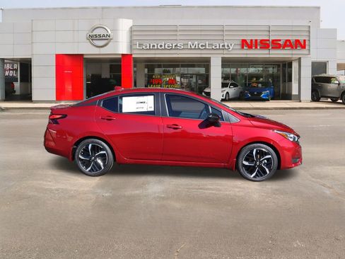 New 2025 Nissan Versa SR w/ Trunk Package image 2