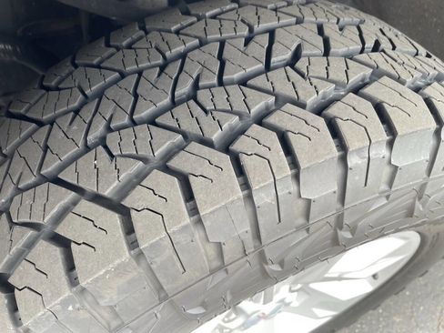 Used 2015 GMC Canyon SLE w/ SLE Convenience Package image 13