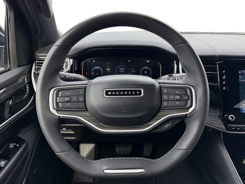 Used 2022 Jeep Wagoneer Series II w/ Premium Group I image 12