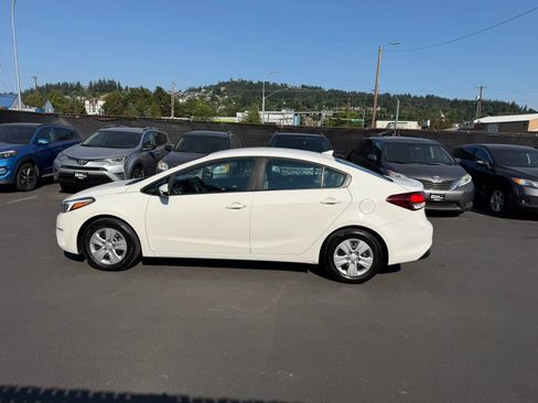 Used 2018 Kia Forte LX FWD image 7