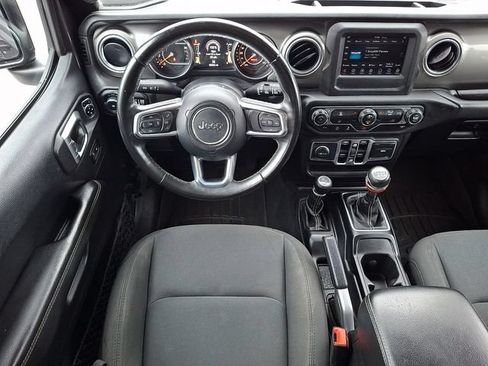 Used 2018 Jeep Wrangler Unlimited Sahara AWD/4WD image 11