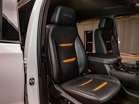 Used 2025 GMC Sierra 1500 AT4 w/ Technology Package image 30