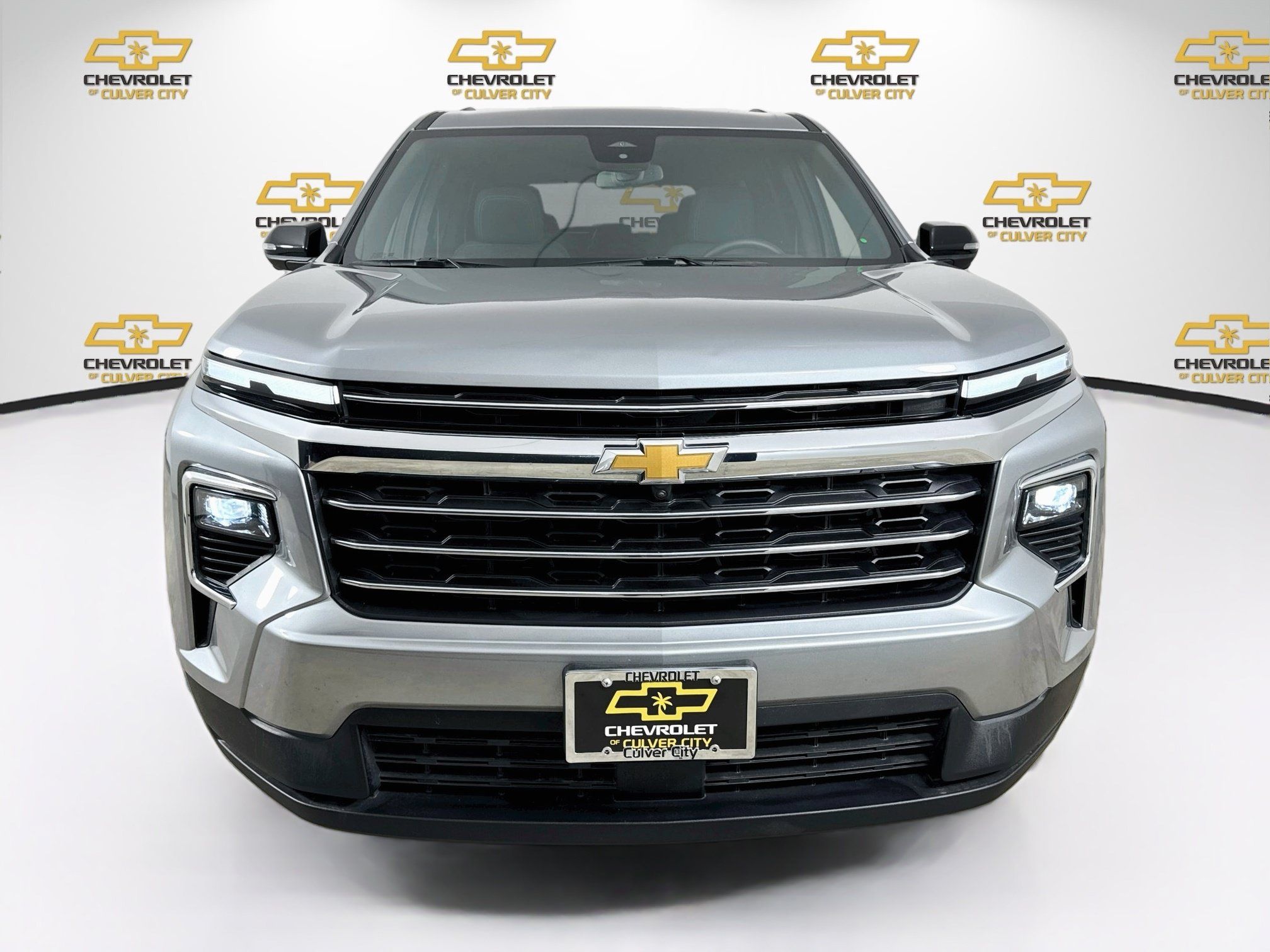 Used 2025 Chevrolet Traverse LT w/ Driver Confidence Package AWD/4WD image 2