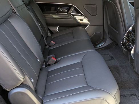 Used 2025 Land Rover Range Rover Long Wheelbase SE AWD/4WD image 22
