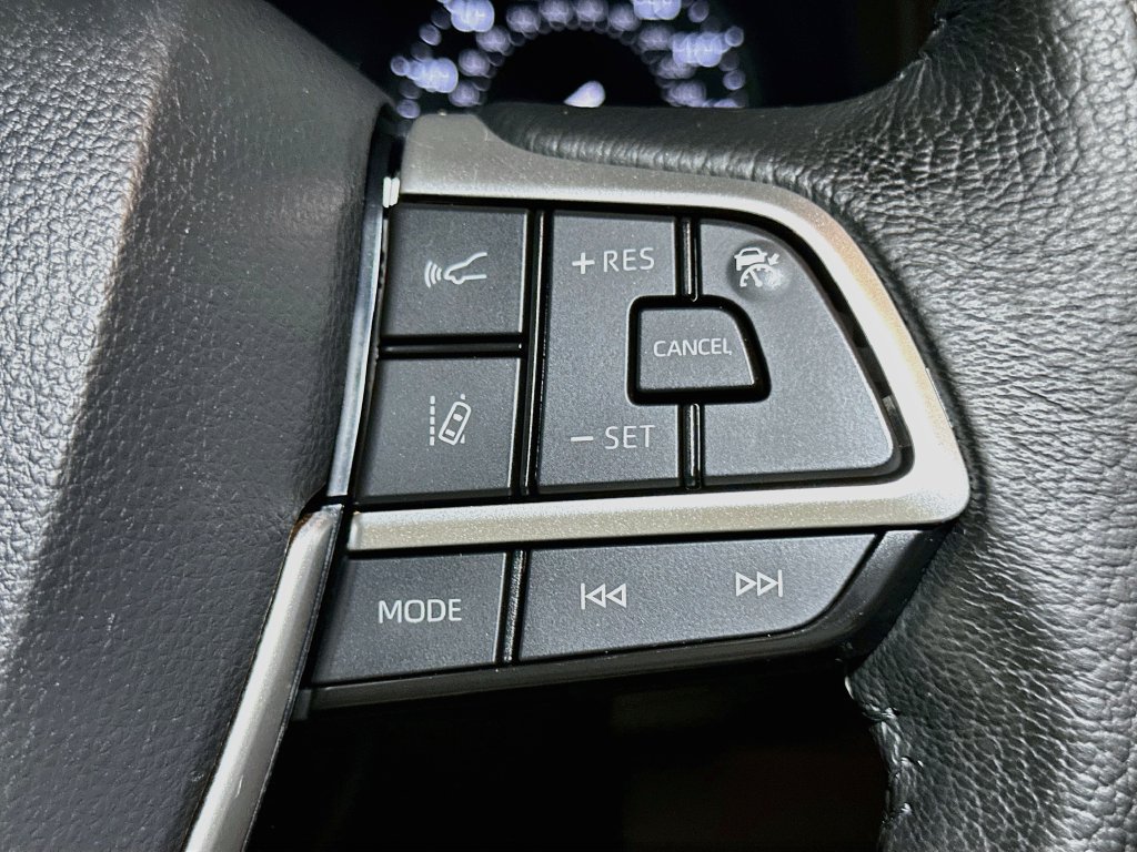 Certified 2023 Toyota Sienna XLE AWD/4WD image 33