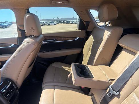 Used 2022 Cadillac XT5 Sportv w/ Platinum Package AWD/4WD image 36