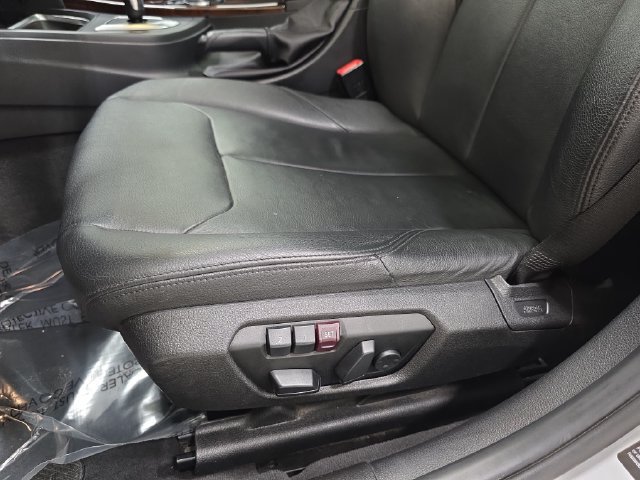 Used 2015 BMW 328i xDrive Sedan AWD/4WD image 29