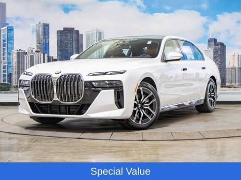 Used 2025 BMW 760i xDrive AWD/4WD image 2