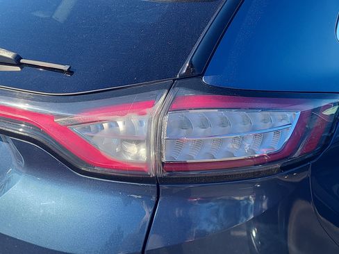 Used 2018 Ford Edge Titanium image 9