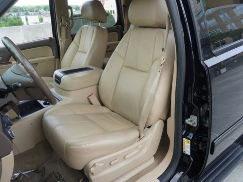 Used 2014 Chevrolet Tahoe LT image 6