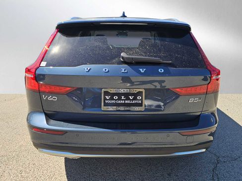 New 2026 Volvo V60 B5 Cross Country Ultra w/ Climate Package image 4