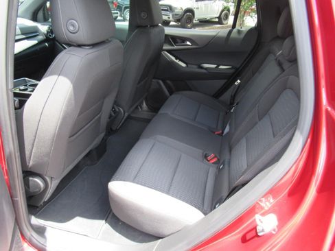 Used 2026 Chevrolet Equinox LT FWD image 29