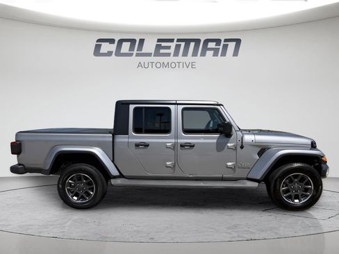 Used 2020 Jeep Gladiator Overland AWD/4WD image 9