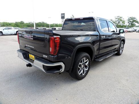 Certified 2022 GMC Sierra 1500 SLT w/ SLT Convenience Package image 5
