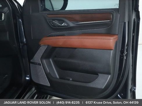 Used 2023 GMC Yukon XL Denali Ultimate AWD/4WD image 39