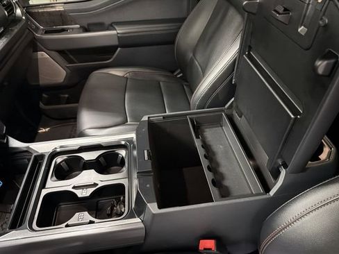 Used 2024 Ford F250 Lariat w/ Chrome Package image 25