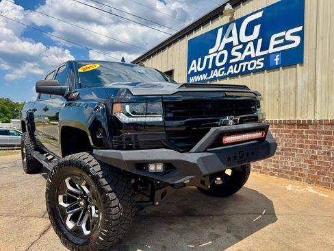 Used 2017 Chevrolet Silverado 1500 LT w/ All Star Edition AWD/4WD image 4