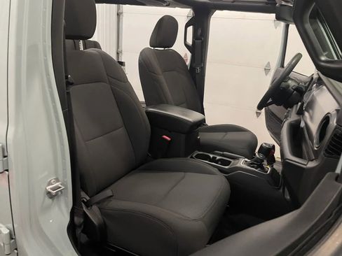 Used 2023 Jeep Wrangler Unlimited w/ Sun & Screen Package AWD/4WD image 46