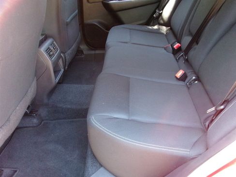Used 2024 Nissan Rogue S AWD/4WD image 33
