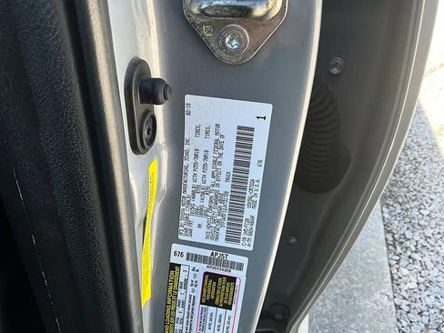 Used 2018 Toyota Tundra SR5 w/ SR5 Upgrade Package AWD/4WD image 34