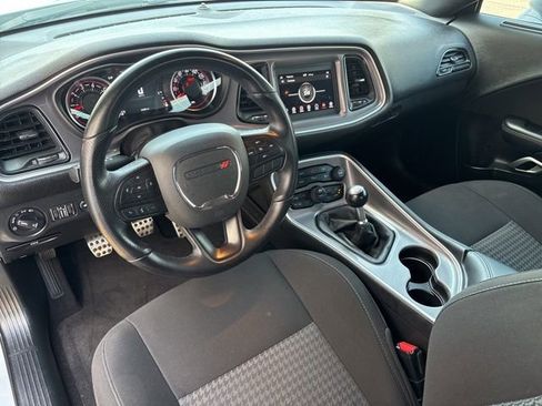 Used 2022 Dodge Challenger R/T RWD image 27