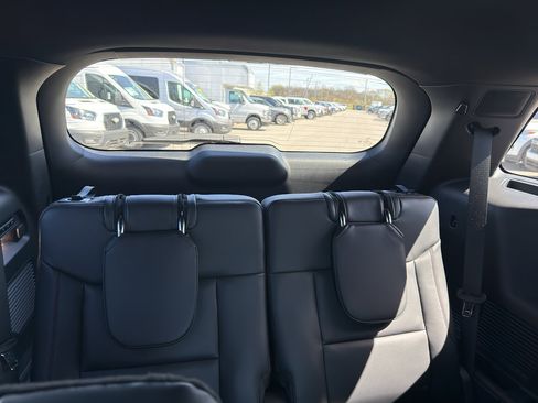 Used 2025 Ford Explorer ST-Line w/ Premium Package image 18