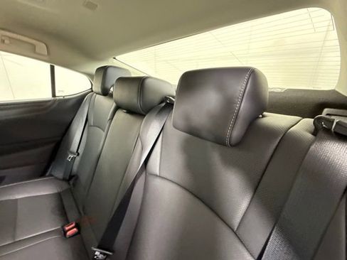 Certified 2025 Lexus ES 300h 300h image 33