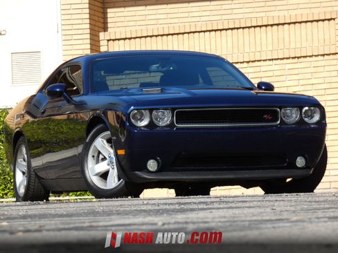 Used 2014 Dodge Challenger R/T RWD image 1