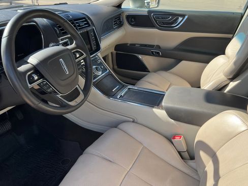 Used 2018 Lincoln Continental Reserve image 16