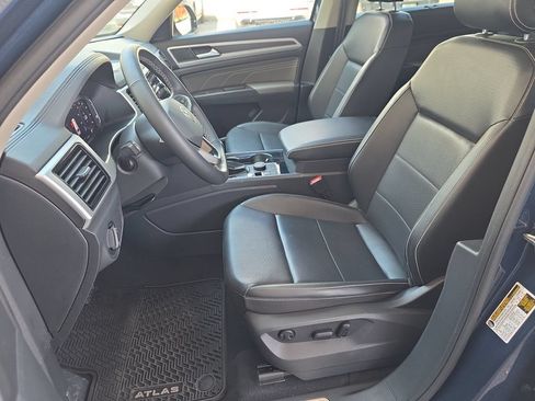 Used 2022 Volkswagen Atlas SE w/ Black Wheel Package AWD/4WD image 12
